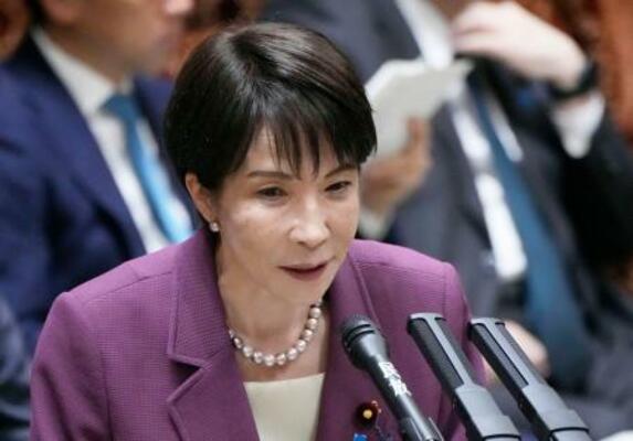 参院予算委の集中審議で答弁する高市首相=6日午前