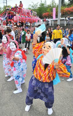 地域の春の風物詩だった「足尾まつり」。写真は2016年のまつり