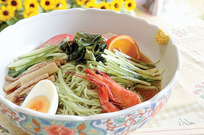 鉄分も摂取できるひすい麺は女性に人気