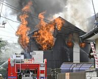 真岡市で木造住宅全焼　近隣住民「真っ黒い煙」