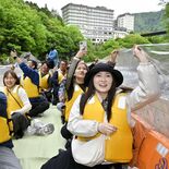 渓谷彩る新緑を満喫　日光・鬼怒川ライン下り盛況　水量は例年通りに安定