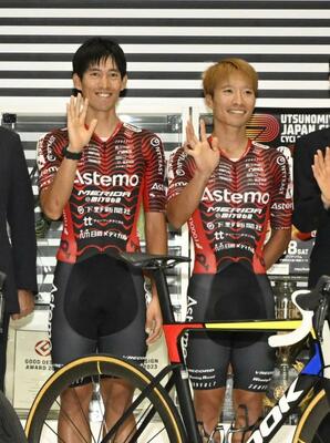 活躍が期待されるブリッツェンの岡（右）と谷主将＝都内