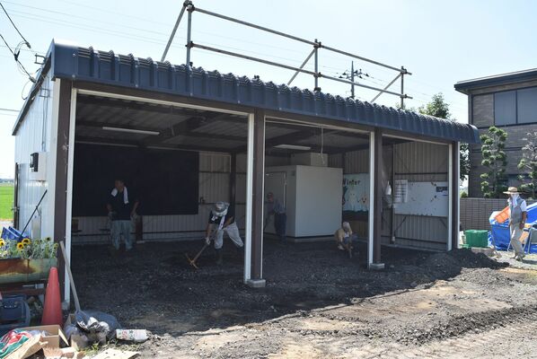 27日に向け改修作業が進む「とよさとマルシェ」の予定地