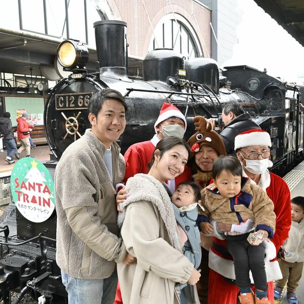 サンタと特別なSL旅満喫 真岡鉄道がクリスマス前に恒例企画、21日も