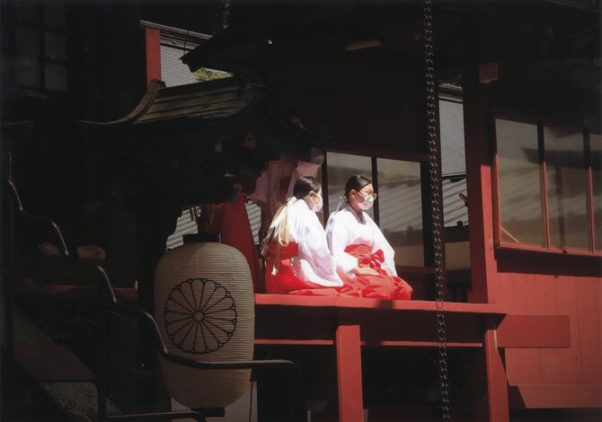 入選「巫女様の休憩時間」峯岸栄子（日光）
