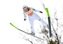 丸山が５勝目、勢藤６位