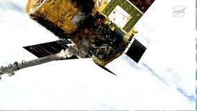 新型補給機、宇宙基地に到着