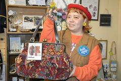 「それ、ずっと着ますか」