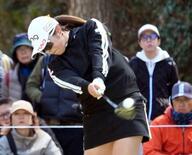 ゴルフ、佐久間朱莉が単独首位