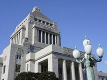 ガソリン減税原案の作成へ