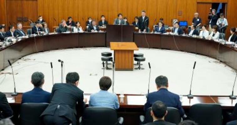 　国会で開かれた参院災害対策・震災復興特別委員会＝２６日午後