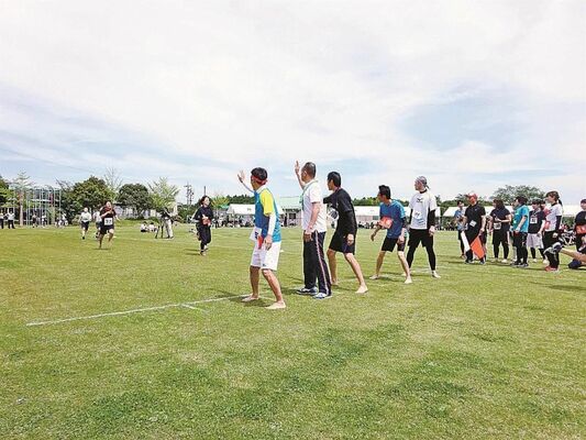 ２０１８年の秋鹿地区体育祭の様子＝松江市岡本町、秋鹿小学校（提供）
