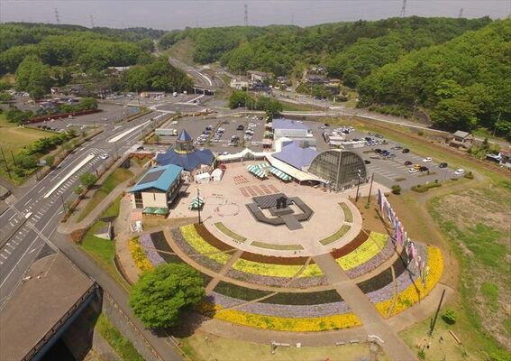 建て替えに向けて基本設計に入る「道の駅もてぎ」（茂木町提供）