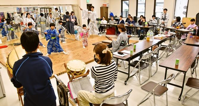 山あげ祭で初の試みとなる「こども歌舞伎舞踏」の練習風景。7月27日(土)午前9時から『将門』を演じます。
