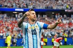 メッシ2発、アルゼンチンが突破