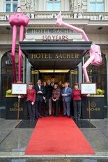 Hotel Sacher Vienna、150周年を祝し、Erwin …