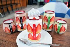 【食べた？】イチゴ見て食べて幸せ　ケーキ缶　パルフェ（日光）