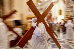 十字架は重いね