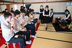 日本文化体験 生徒と交流