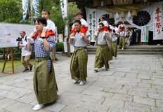熊野古道で稚児行列