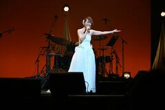 歌心さん熱唱 故郷沸かせる　