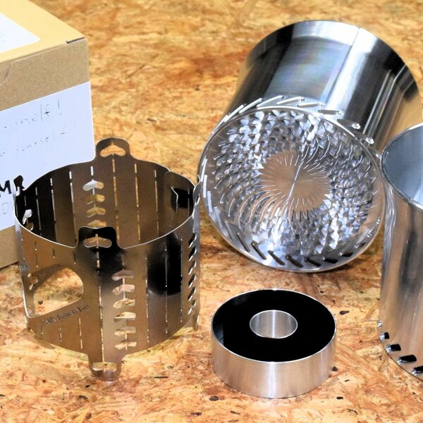 沸騰まで1分35秒 真岡の田村工機 アウトドア調理器具が人気 軽量高