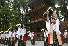 東照宮で相馬流山踊り
