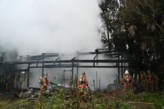 焼け跡で発見の遺体、身元判明 上三川の住宅全焼火災