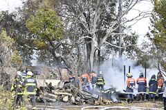 宇都宮で民家全焼、住民男性を搬送　国道293号が一時通行止めに