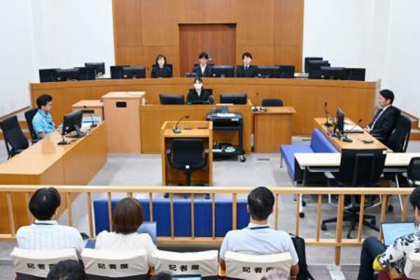 不同意性交と傷害の罪に問われた在沖縄米兵の初公判が開かれた那覇地裁の法廷=18日午後(代表撮影)