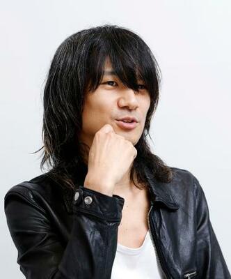 　佐々木亮介＝東京都内