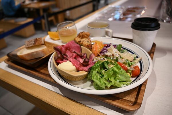 県産食材をふんだんに使ったワンプレートメニューの例