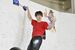 スポーツクライミング成年男子ボルダー決勝　第４課題を完登した川又（Ｂ－ｐｕｍｐ）＝佐賀県多久市の九州クライミングベースＳＡＧＡ