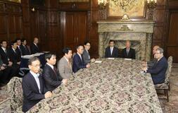 自民の危機感、首相届かず