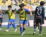 栃木SCが5発快勝、東A組5位浮上 黄金ルーキーMF永井が攻撃けん引、1得点1アシスト