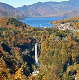 見渡す限り「奥日光の絶景」　華厳の滝に紅葉の彩り【動画】