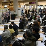 市役所移転で意見交換　足利市議会　理解促進へ買い物客らと「しぎかい広場２０２６」