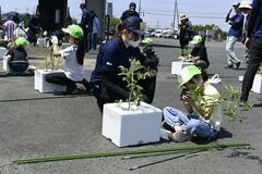 親子14組、農業体験楽しむ