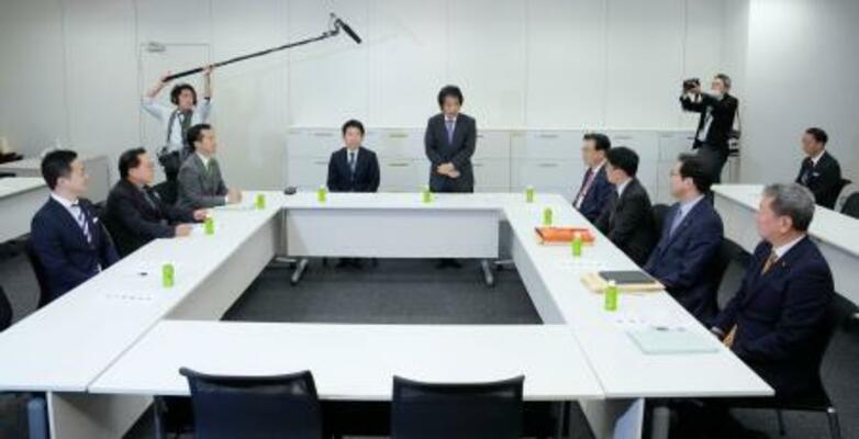 　自民党と日本維新の会が開いた社会保障改革を議論する実務者協議の初会合＝１２日午後、国会