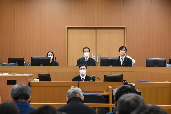 那須雪崩事故で３被告の論告求刑公判が開かれた宇都宮地裁２０６号法廷＝29日午後１時15分、宇都宮市小幡１丁目（代表撮影）