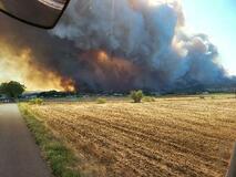 フランス南部で大規模山火事