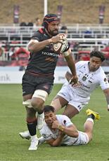 新天地でヒート躍動