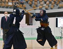 剣道成年女子のうれし涙　３人の調和がもたらした初の日本一