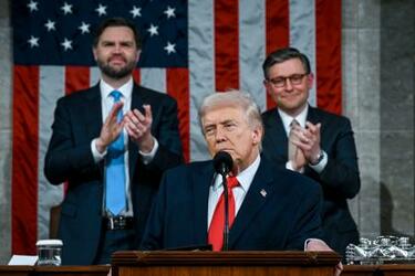 トランプ氏、「米国復活」を誇示