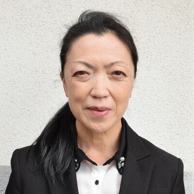 鈴木恵美氏
