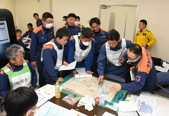広域的な連携の連絡体制や手順を確認した大規模林野火災の図上訓練