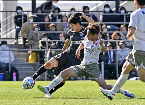 前半23分、栃木シティのFW吉田が先制ゴールを決める=CFS、森田大地撮影