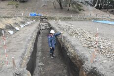 光圀発掘跡を初確認　330年前、周溝掘り直し　大田原・上侍塚古墳