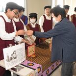 自家焙煎コーヒー10分で完売の人気ぶり　真岡東中特別支援学級生が販売
