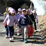 桜咲いたら１年生　市貝のこども園の年長児、「がんばりハイク」で６キロ踏…